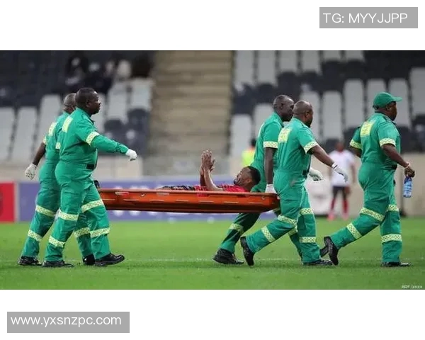 足球场恶犯频现 这些球星因暴力行为被罚下引发争议